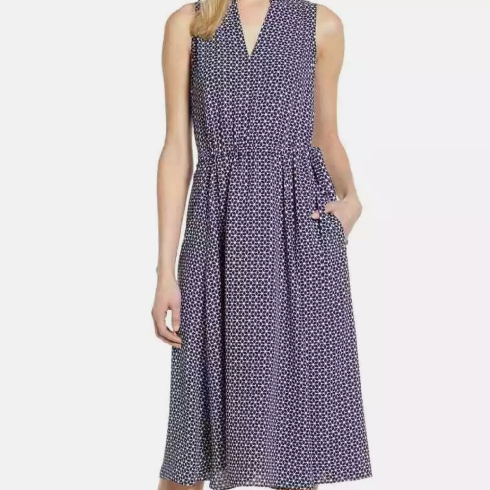 Anne Klein dress with drawstring waist and pockets